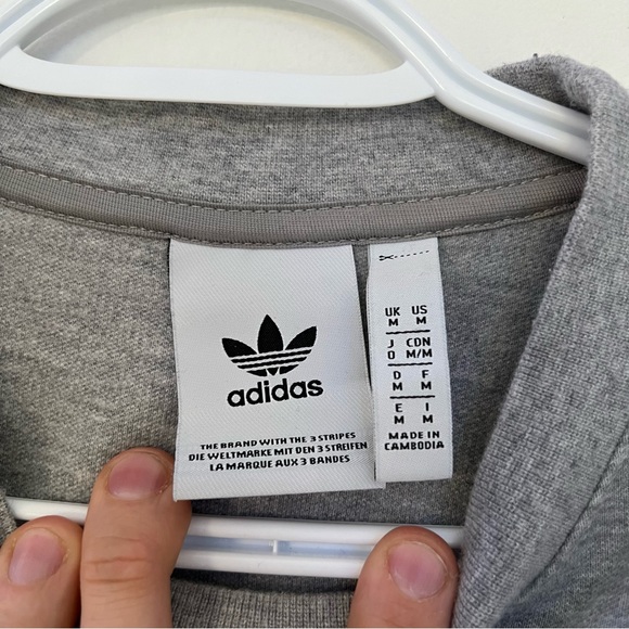 (M) Adidas Originals crewneck sweatshirt 3 stripes athletic sweater grey white - Picture 3 of 5